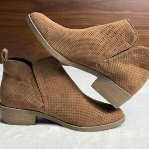 Universal Thread Microsuede Dylan Laser Cut Ankle Slip On Booties Tan US 5.5